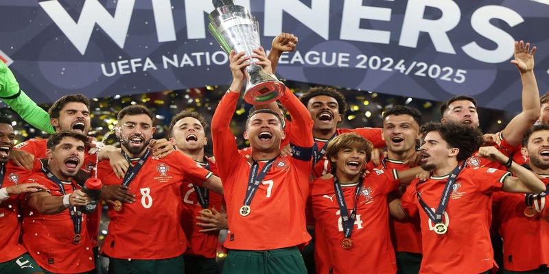 Cristiano Ronaldo - Huyền Thoại Sống Của Sân Cỏ Hiện Đại - Mexa